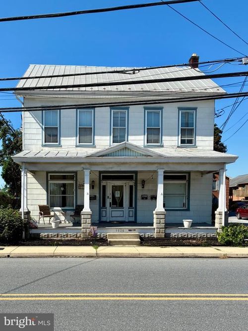 1526 W Main St, Ephrata, PA, 17522-1130 | Card Image