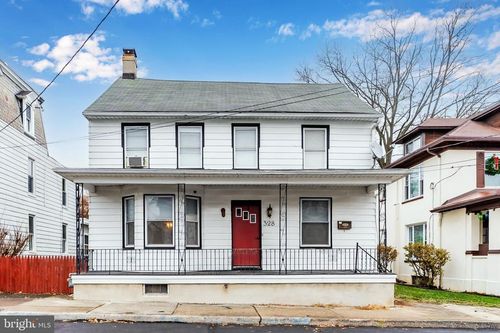 328 N Spring St, Middletown, PA, 17057-1427 | Card Image