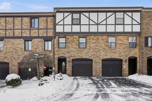 711 Newton Sq, Coraopolis, PA, 15108-1052 | Card Image