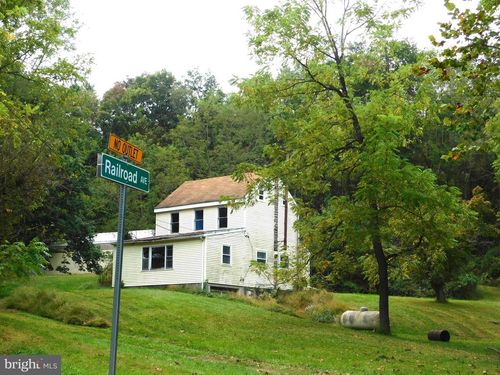 1402 Oakland Rd, FREELAND, MD, 21053-9649 | Card Image