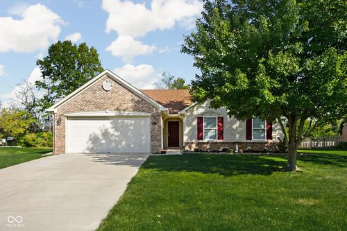 2039 Autumn Faith Way, Avon, IN, 46123-7291 | Card Image