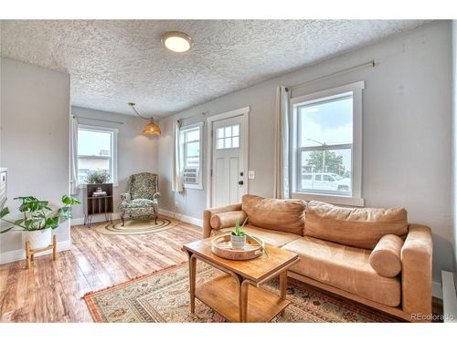 2001 5th Ave, Greeley, CO, 80631-7103 | Card Image