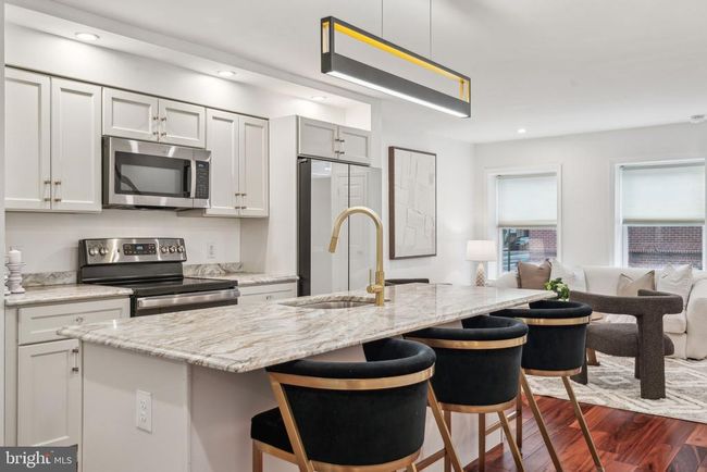 2203 Race St, Townhouse with 3 bedrooms, 3 bathrooms and null parking in PHILADELPHIA PA | Image 11
