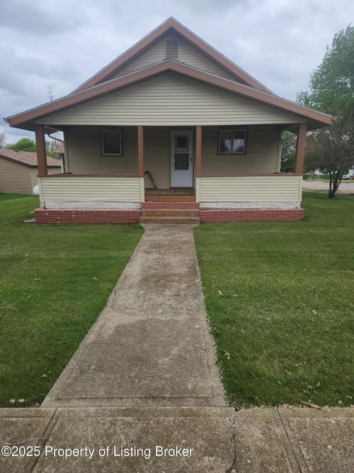 214 3rd Ave E, New Leipzig, ND, 58562-4128 | Card Image