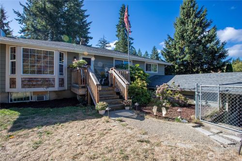 4520 Victory Pl Sw, Port Orchard, WA, 98367-9159 | Card Image
