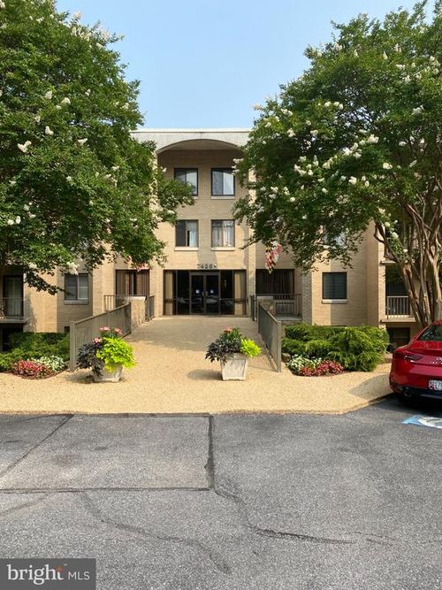 216-7425 Democracy Blvd, BETHESDA, MD, 20817-1205 | Card Image