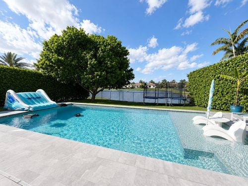 8408 Nw 40th St, Pembroke Pines, FL, 33024-5055 | Card Image