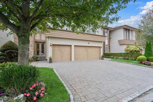 44 Holiday Pond Rd, Jericho, NY, 11753-1156 | Card Image