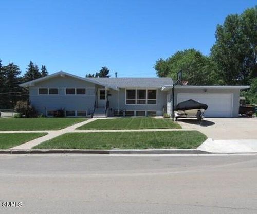 1204 N 19th St, Bismarck, ND, 58501-2902 | Card Image