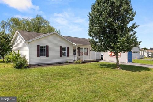 335 Fenimore Dr, INWOOD, WV, 25428-4488 | Card Image
