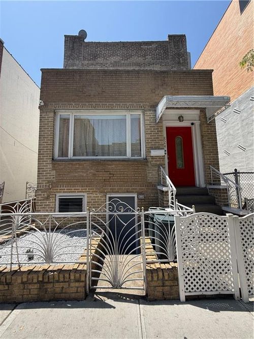 824 59th St, Brooklyn, NY, 11220-3612 | Card Image