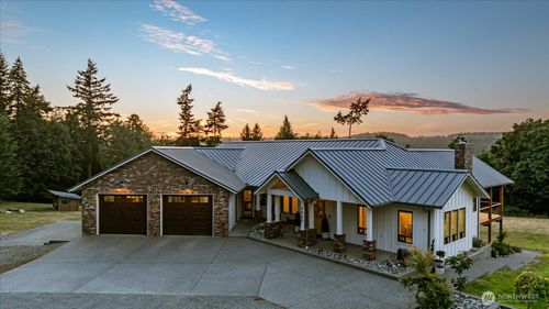 3807 Taylor Rd, Oak Harbor, WA, 98277-9476 | Card Image