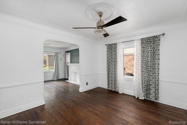 6110 Yorkshire Rd, Home with 0 bedrooms, 3 bathrooms and 2 parking in Detroit MI | Image 5
