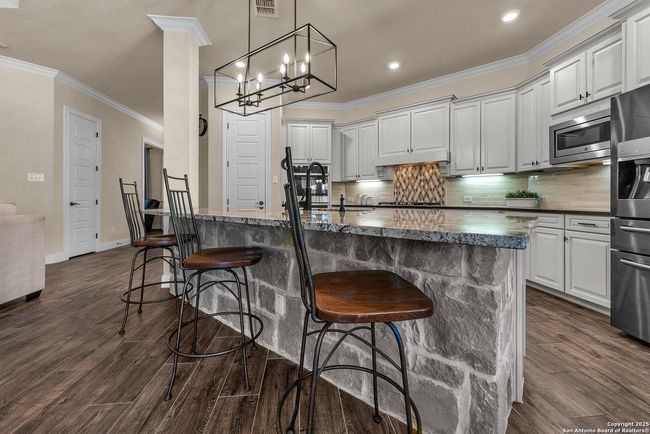 663 Private Road 1712, House other with 3 bedrooms, 3 bathrooms and null parking in Mico TX | Image 37