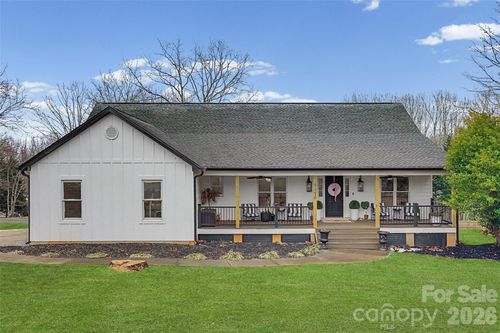 6396 Crosswinds Dr, Clover, SC, 29710-7527 | Card Image