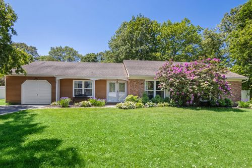 25 Annandale Rd, Stony Brook, NY, 11790-2405 | Card Image