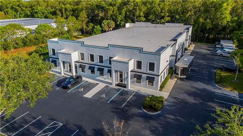 3550 Westview Dr, Naples, FL, 34104-4050 | Card Image