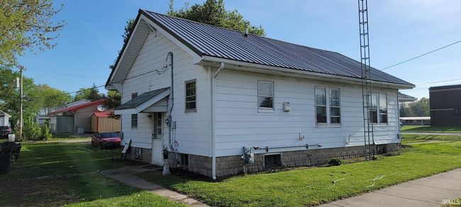 601 N State Road 57, House other with 2 bedrooms, 1 bathrooms and null parking in Washington IN | Image 6