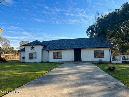 64 Hubert Bond Rd, Perkinston, MS, 39573-5939 | Card Image