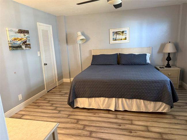 King sized bed in BR#2 and a walk in closet | Image 26