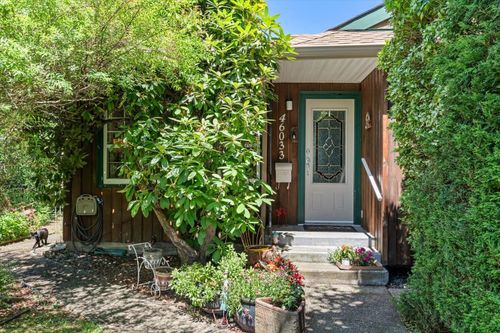 46033 Fifth Ave, Chilliwack, BC, V2P1M6 | Card Image