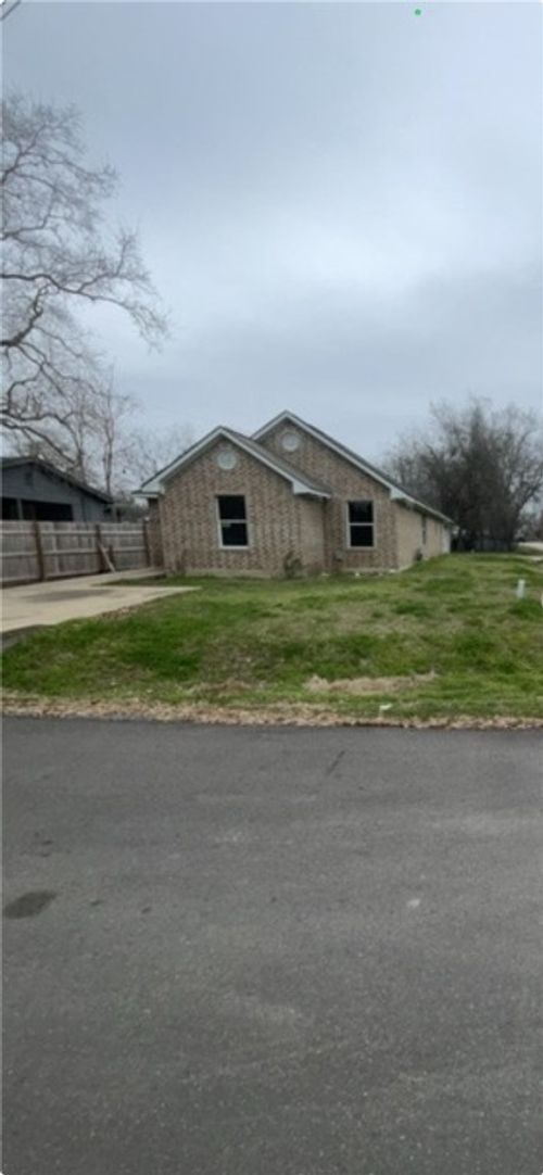 1508 Lopez St, Bryan, TX, 77803-1556 | Card Image