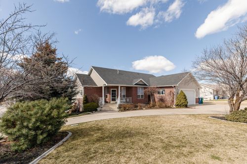 455 N 350 E, Hyde Park, UT, 84318-3352 | Card Image