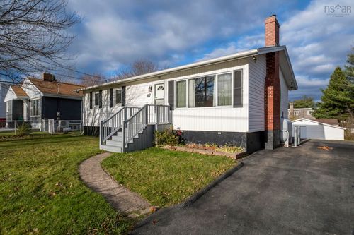 47 Penhorn Dr, Dartmouth, NS, B2Y3K4 | Card Image