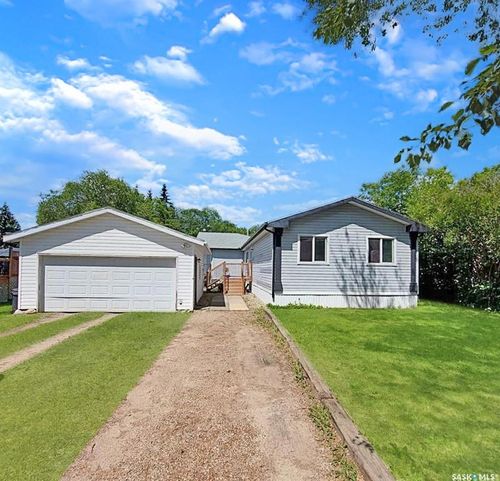 118 4th Ave, Neilburg, SK, S0M | Card Image