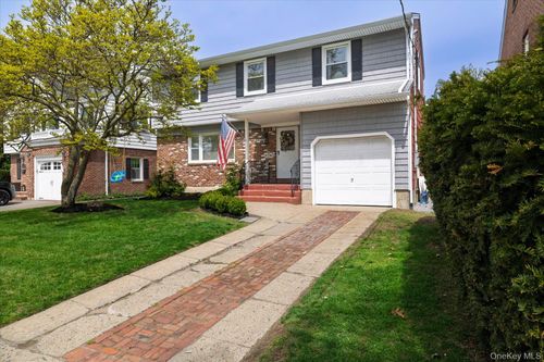 33 Rodney Pl, Rockville Centre, NY, 11570-5823 | Card Image