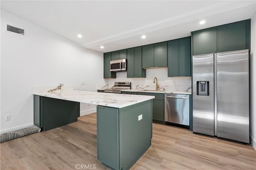 10028 Shoup Ave, Chatsworth, CA, 91311-2742 | Card Image