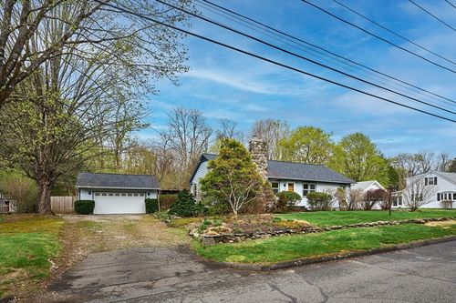 56 Oak St, Northampton, MA, 01062-1327 | Card Image