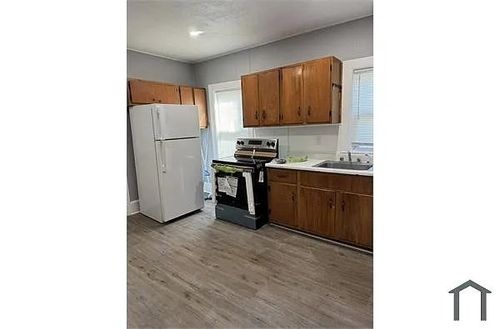 6-25 W Wyoming Ave, Melrose, MA, 02176 | Card Image