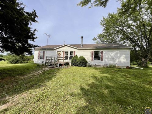 8872 Kingman Rd, Oskaloosa, KS, 66066-5272 | Card Image