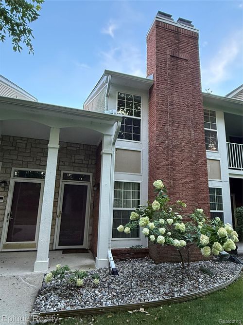 56173 Chesapeake Trl, Shelby Township, MI, 48316-5059 | Card Image