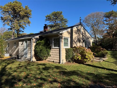 39 North Rd, Southampton, NY, 11968 | Card Image