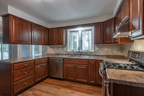 45 Northwood Dr, Nashua, NH, 03063-2242 | Card Image