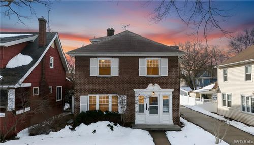 633 Orchard Pkwy, Niagara Falls, NY, 14301-1011 | Card Image