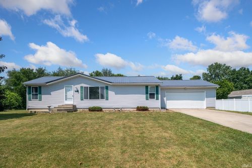 1935 N Vicky Ln, Warsaw, IN, 46582-5911 | Card Image