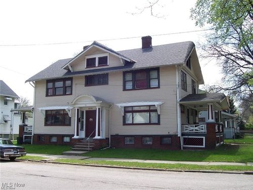 3211 W 82nd St, Cleveland, OH, 44102-4929 | Card Image