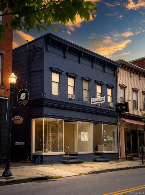 105 Partition St, Saugerties, NY, 12477-1561 | Card Image