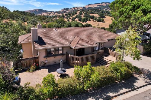 68 Rockrose Way, Novato, CA, 94945 | Card Image
