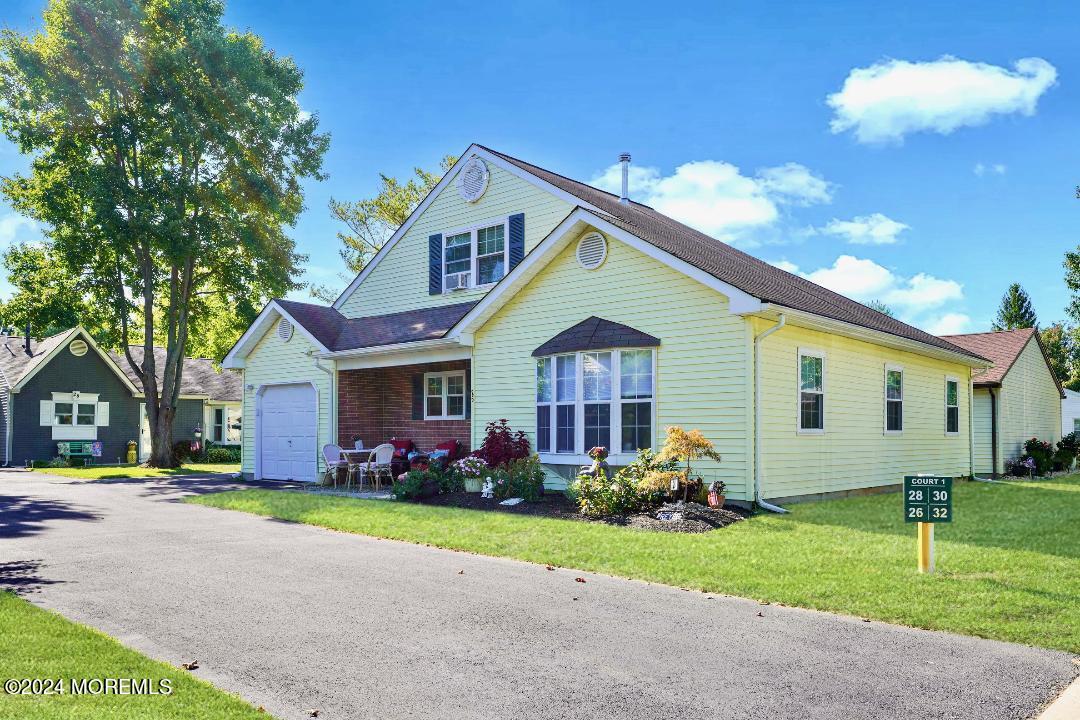Jaffreyton Close , Freehold, NJ 07728