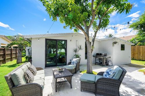 363 Glouchester St, Boca Raton, FL, 33487-3227 | Card Image