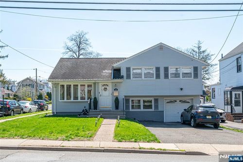 136 E Clinton Ave, Bergenfield, NJ, 07621-3030 | Card Image
