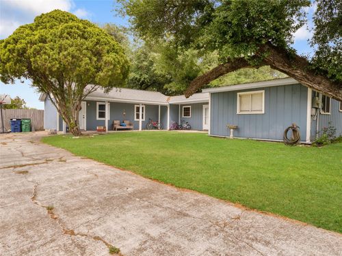 2703 Duncan Dr, Oyster Creek, TX, 77541-7671 | Card Image