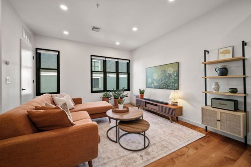 7-211 Condor St, Boston, MA, 02128 | Card Image
