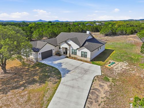 541 Rio Azul Dr, Pipe Creek, TX, 78063 | Card Image