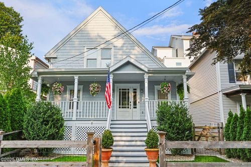 9 Cottage Pl, Greenwich, CT, 06830-6733 | Card Image
