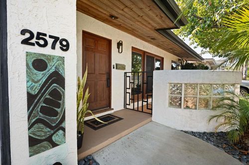 2579 Grandview St, San Diego, CA, 92110-1149 | Card Image